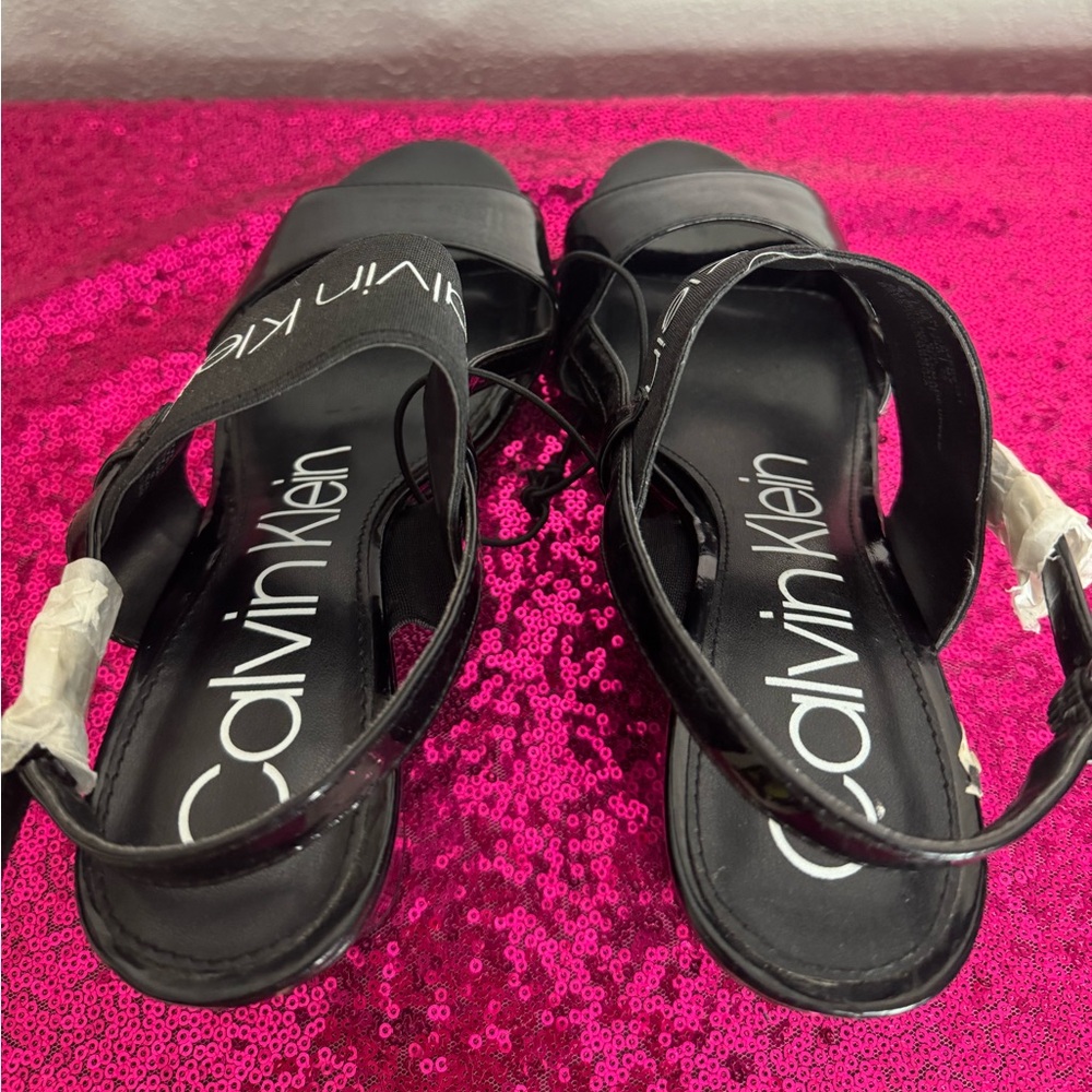 NEW 🖤 CALVIN KLEIN Black Patent Logo Elastic Wedge Sandals (Women’s Size 8) - Picture 8 of 13